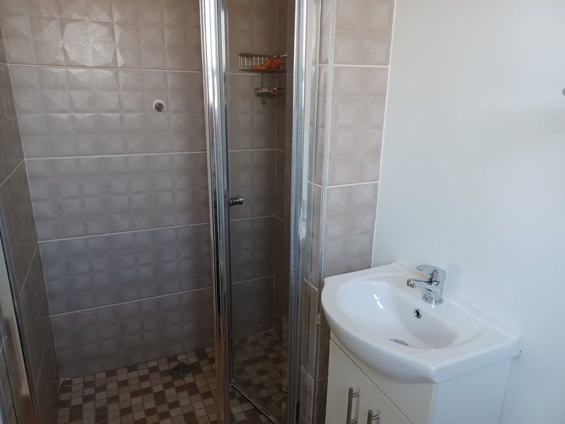 Modern lock up and go apartment. - Photo 8
