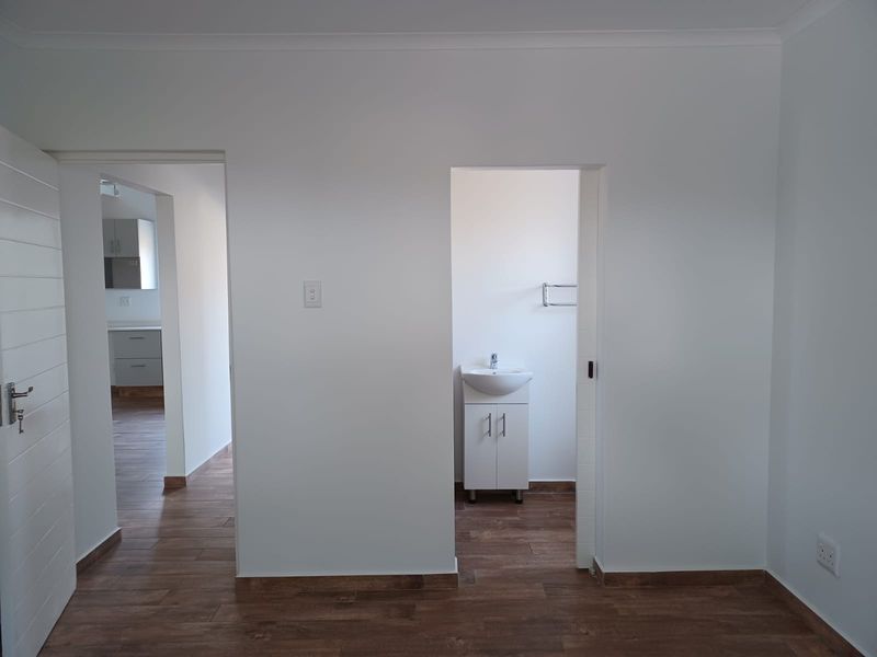 Modern lock up and go apartment. - Photo 6