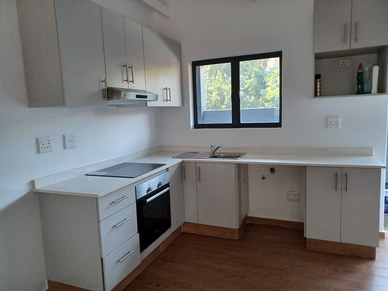 Modern lock up and go apartment. - Photo 5