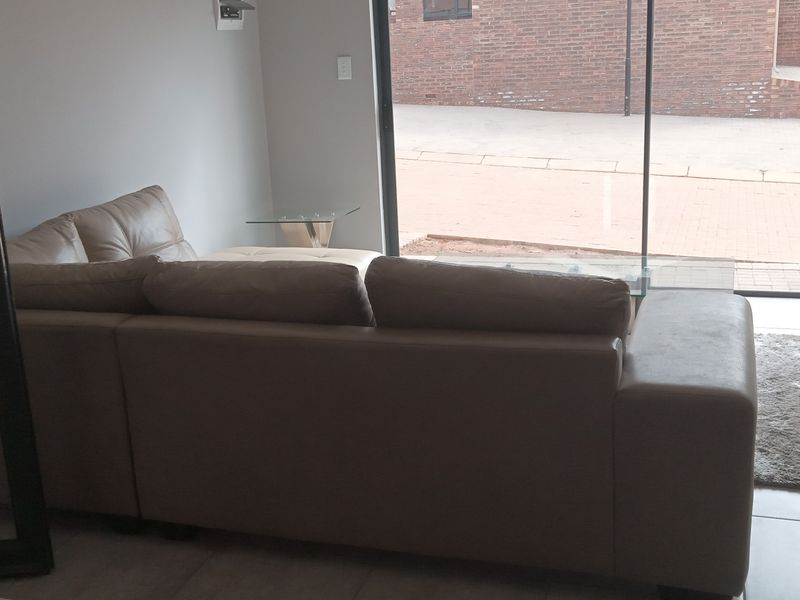 Easy, Carefree way of leaving - Photo 3