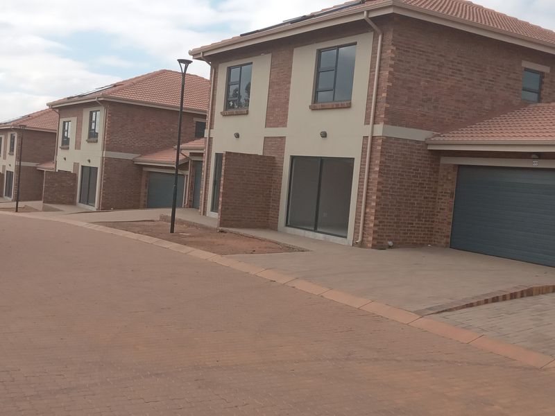 Easy, Carefree way of leaving - Photo 2