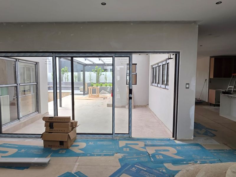 Exquisite Double-Storey Home in Midstream Heights with Pool, Boma and Cinema Room. - Photo 10