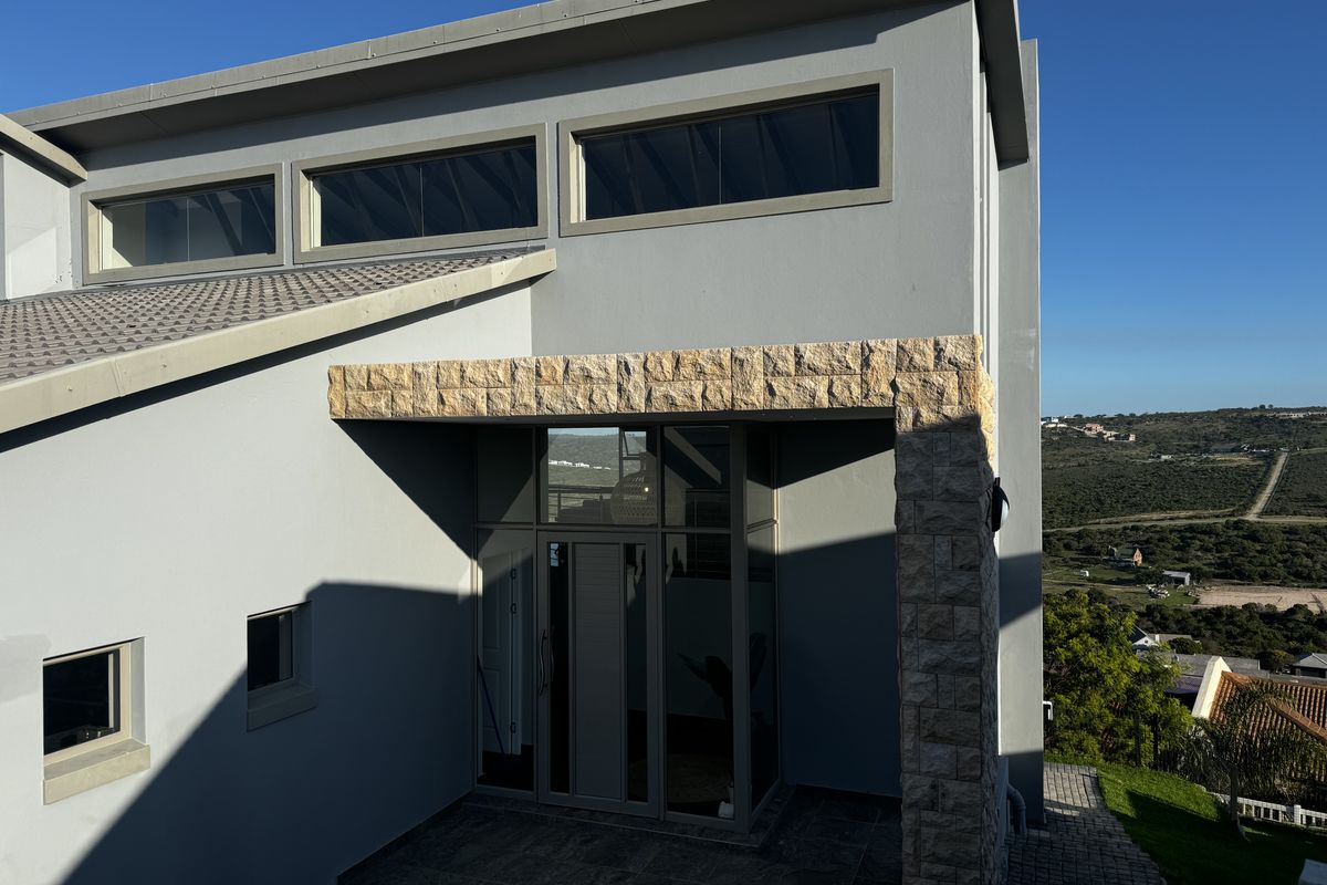 House For Sale In Mossel Bay - Photo 4