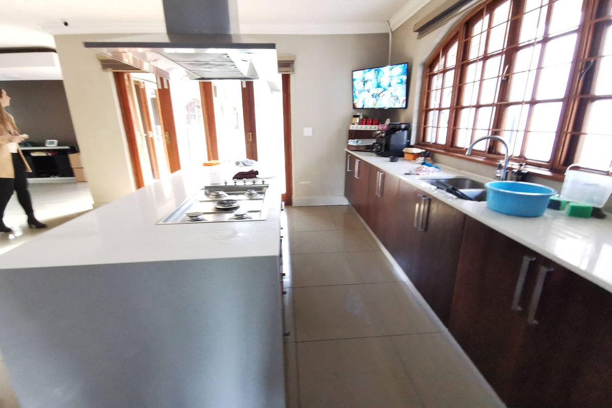 Masterpiece with majestic views - Photo 4