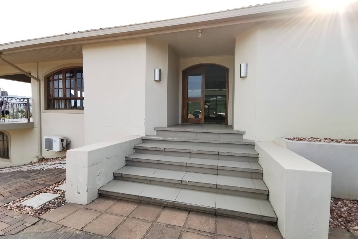 Masterpiece with majestic views - Photo 2