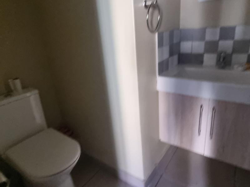 Grab This Below‐Value Studio Unit Before It’s Gone - Photo 9