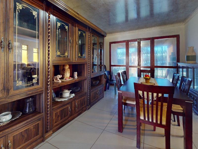 Spacious 3 Bedroom Family Home in Promosa - Photo 8