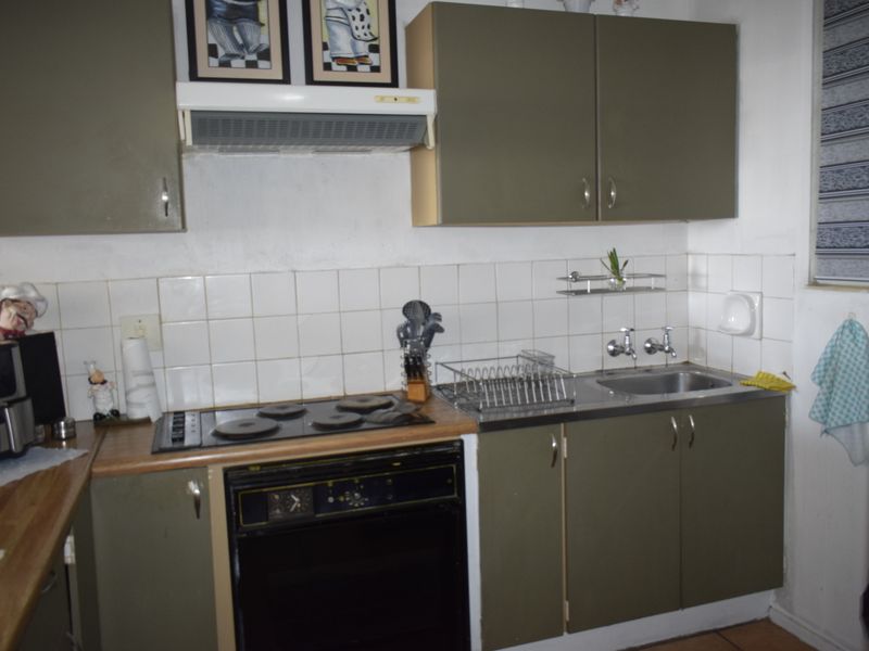 2 bedroom townhouse for sale in Primrose Hill - Photo 5