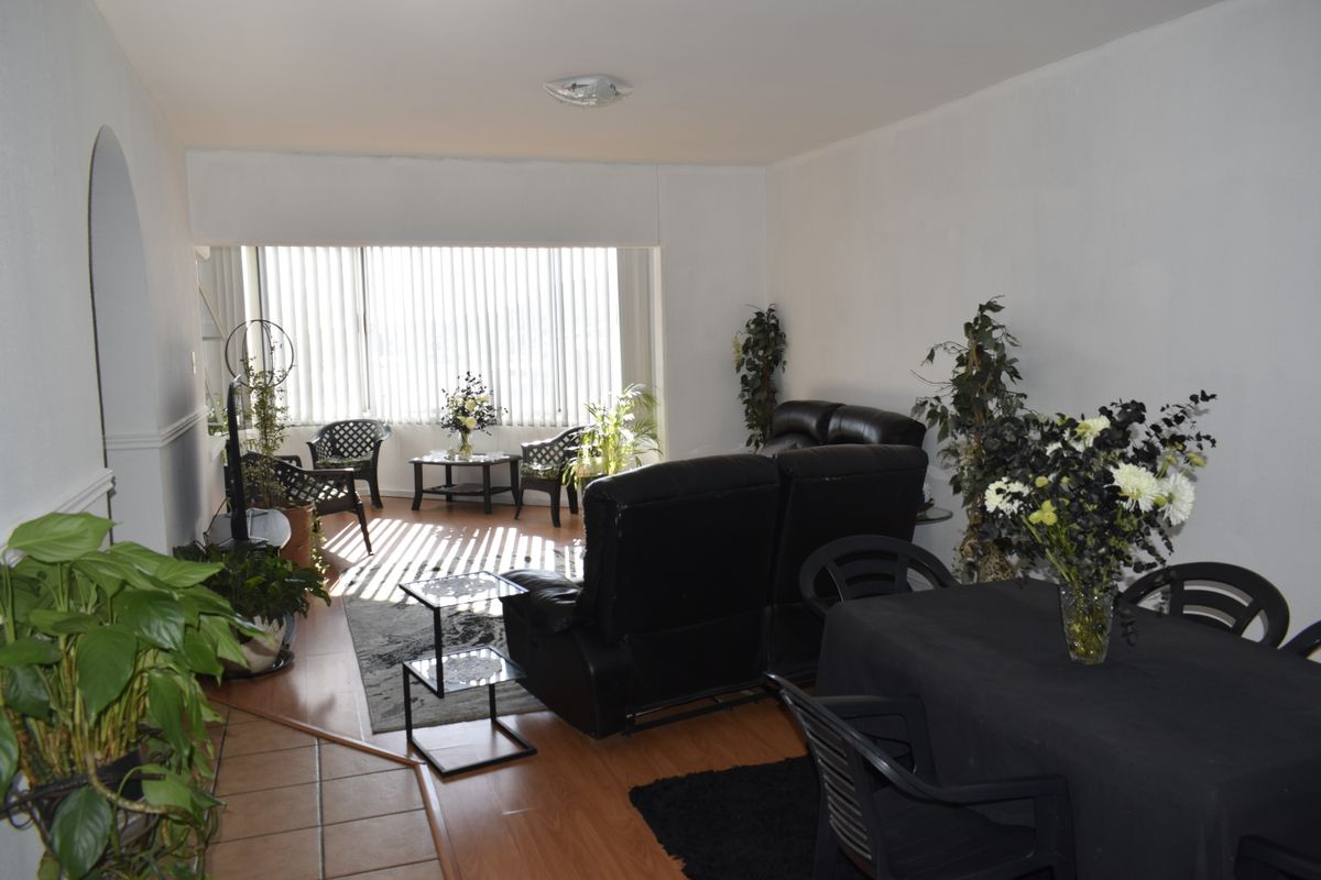 2 bedroom townhouse for sale in Primrose Hill - Photo 3