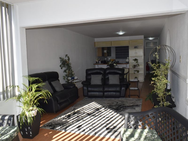 2 bedroom townhouse for sale in Primrose Hill - Photo 9