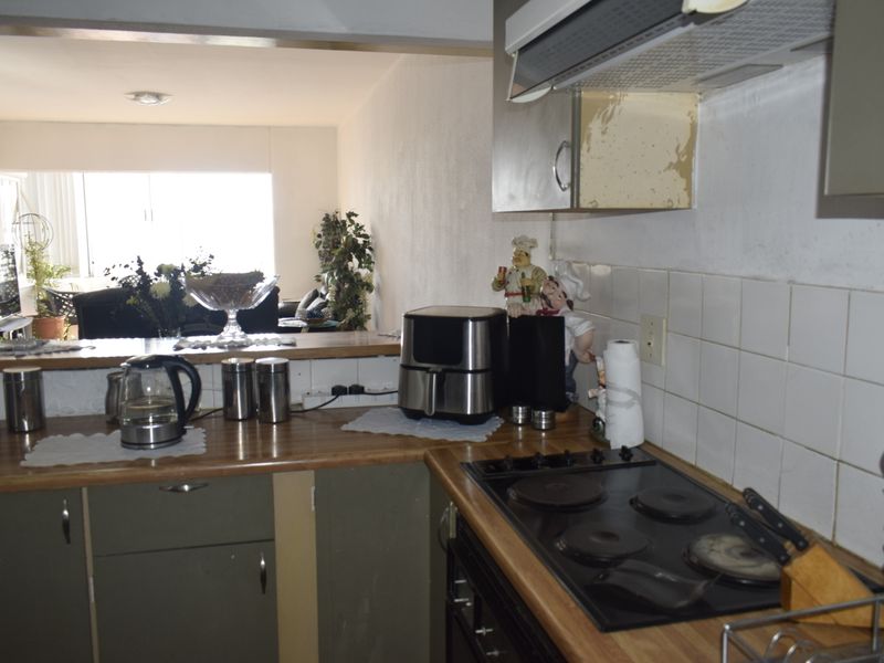 2 bedroom townhouse for sale in Primrose Hill - Photo 7