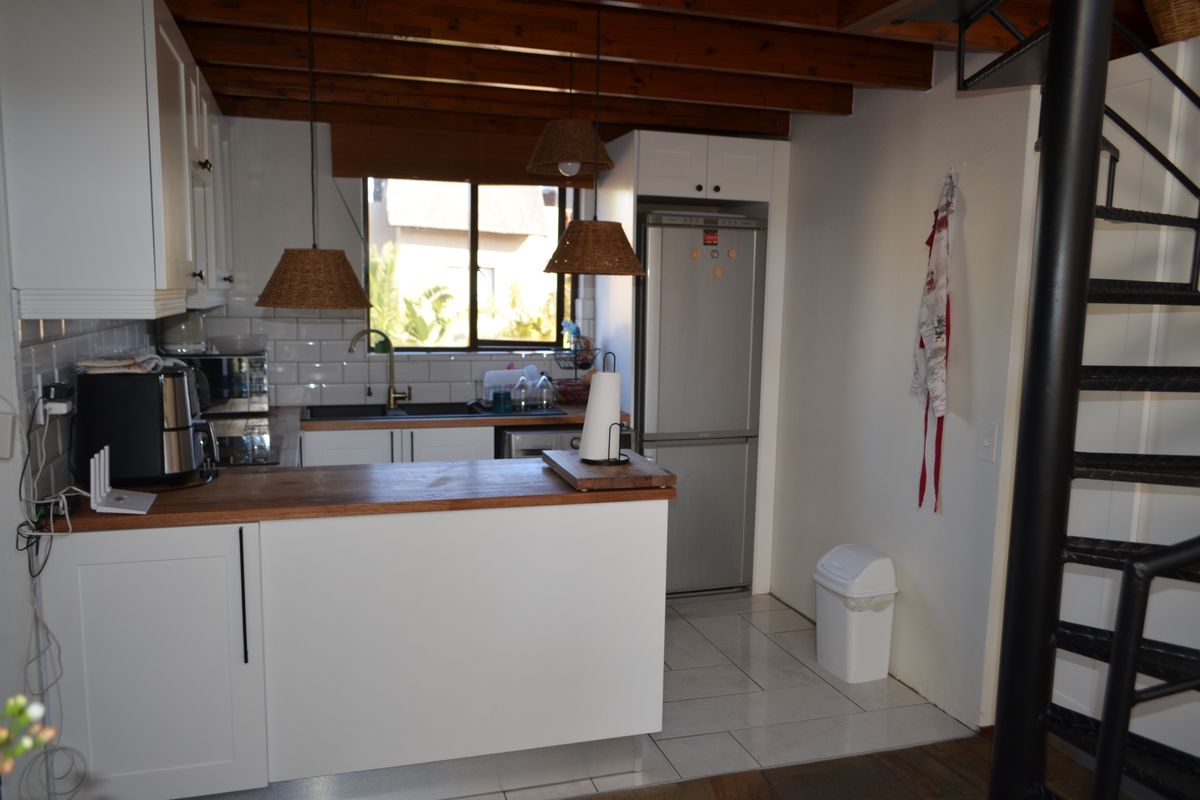 Bushveld Living Gorgeous 2 bed 1 bath don't wait for prices to rise - Photo 4