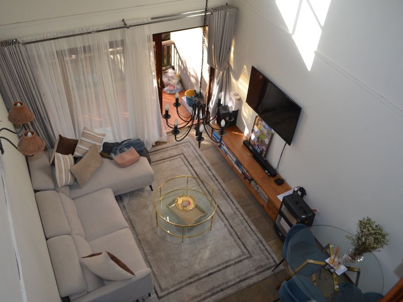 Bushveld Living Gorgeous 2 bed 1 bath don't wait for prices to rise - Photo 1