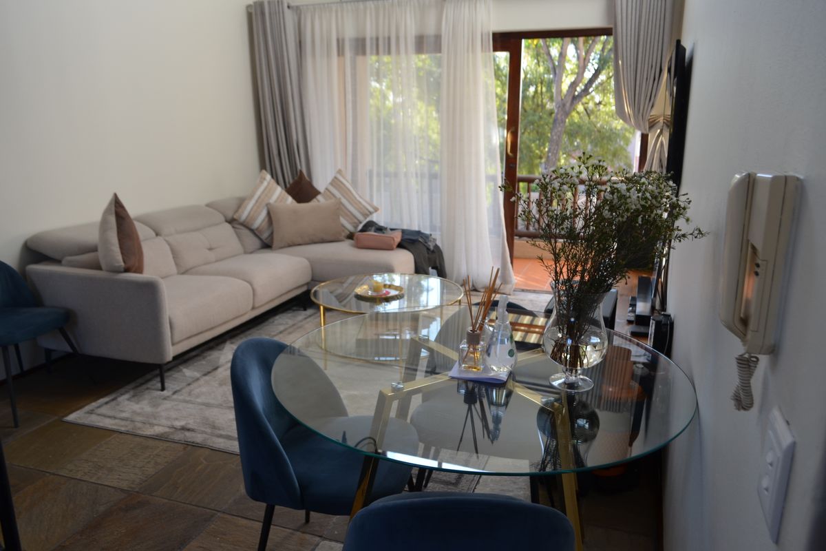 Bushveld Living Gorgeous 2 bed 1 bath don't wait for prices to rise - Photo 2