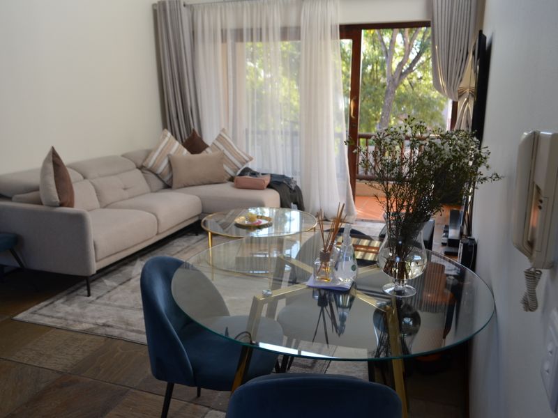 Bushveld Living Gorgeous 2 bed 1 bath don't wait for prices to rise - Photo 2