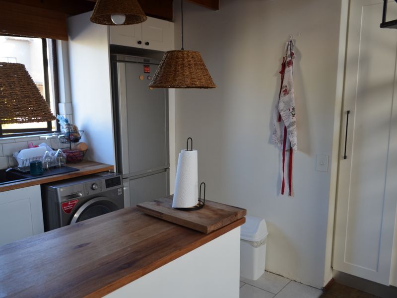 Bushveld Living Gorgeous 2 bed 1 bath don't wait for prices to rise - Photo 8