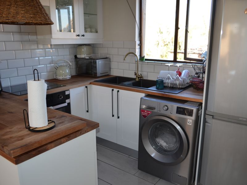 Bushveld Living Gorgeous 2 bed 1 bath don't wait for prices to rise - Photo 5