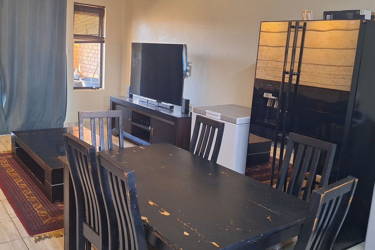 Stunning apartment for sale featuring modern finishes - Photo 3