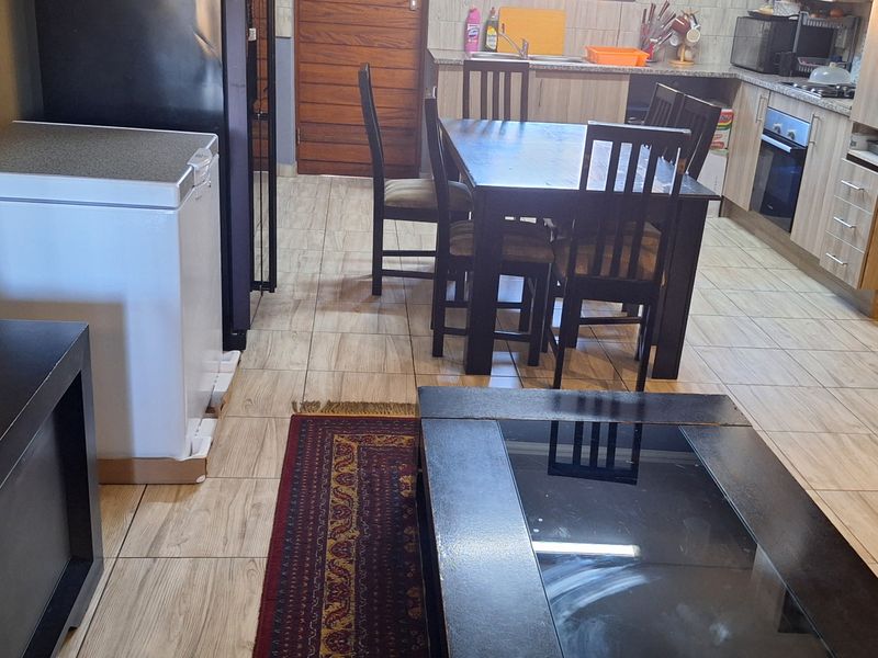 Stunning apartment for sale featuring modern finishes - Photo 2