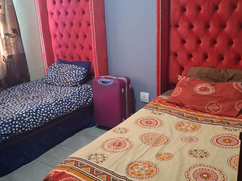 Stunning apartment for sale featuring modern finishes - Photo 5