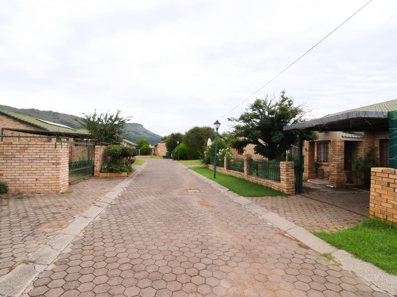 Spacious 2-Bedroom Townhouse in Windsor – Prime Location & Peaceful Living - Photo 6