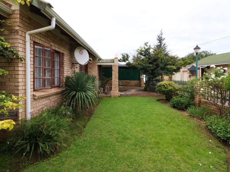 Spacious 2-Bedroom Townhouse in Windsor – Prime Location & Peaceful Living - Photo 2