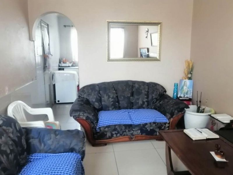 Lovely Home, Montford, Chatsworth - Photo 6