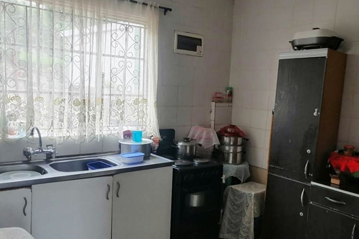 Lovely Home, Montford, Chatsworth - Photo 5