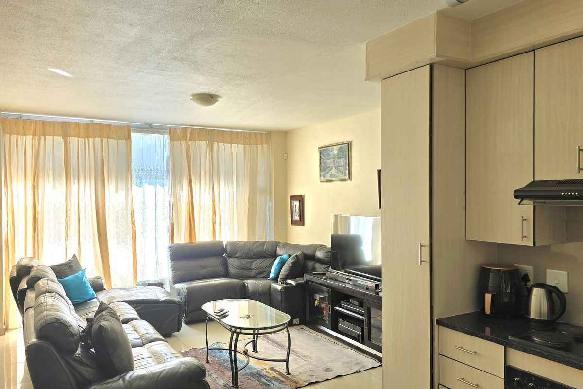 Modern 3-Bedroom Home with Open-Plan Living and Stylish Finishes. - Photo 4