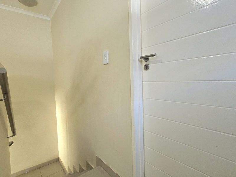 Modern 3-Bedroom Home with Open-Plan Living and Stylish Finishes. - Photo 7