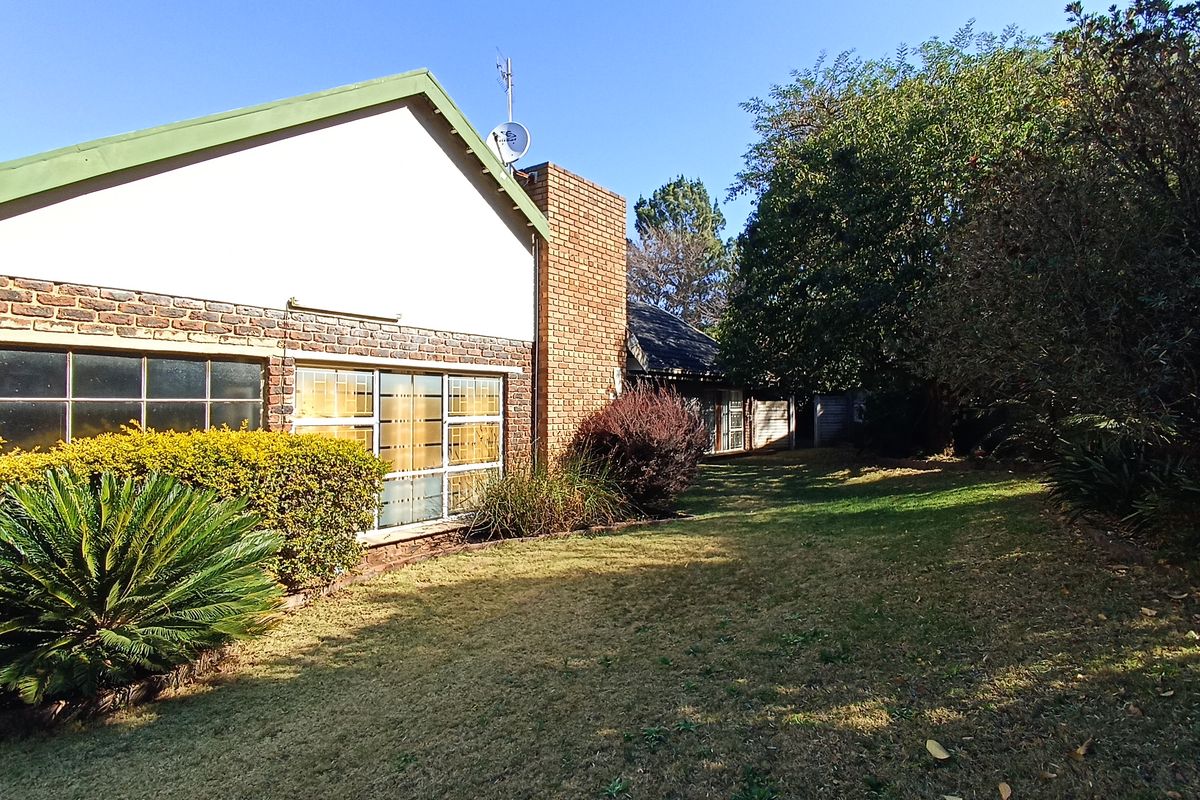 Luxury Family Home! - Photo 2