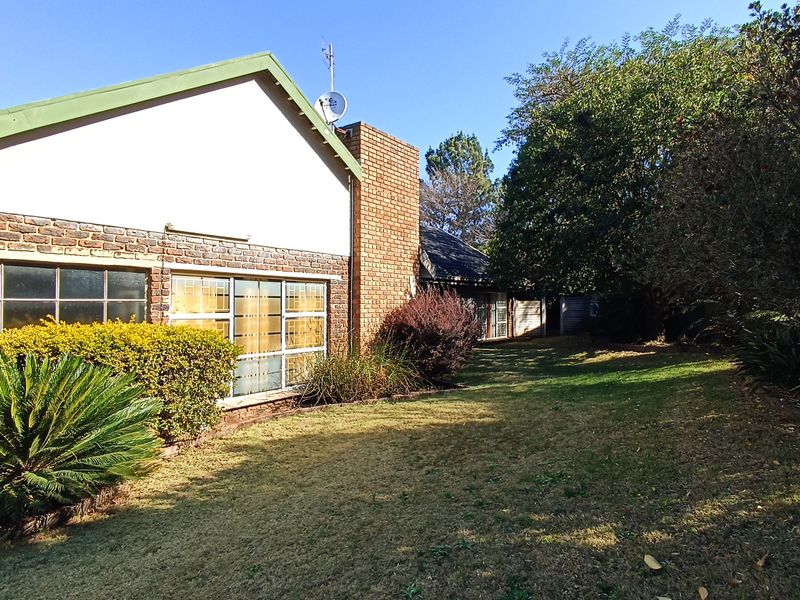 Luxury Family Home! - Photo 2