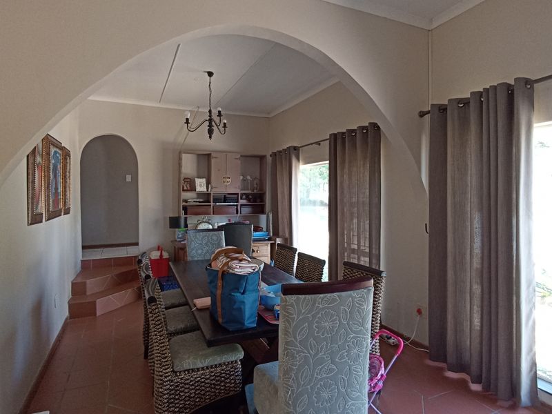 Luxury Family Home! - Photo 7