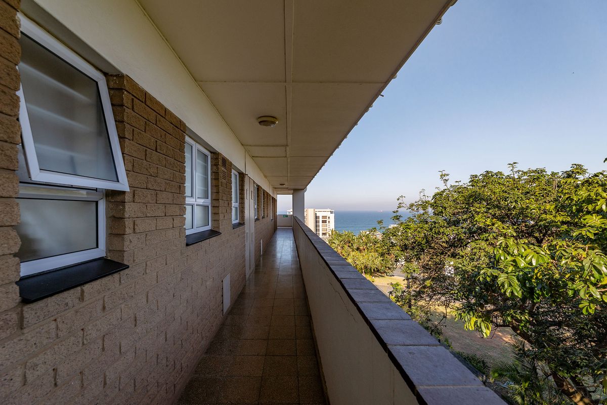 Nahanda Complex is situated in the heart of Umhlanga, and within a leisurely stroll to Umhlanga - Photo 4