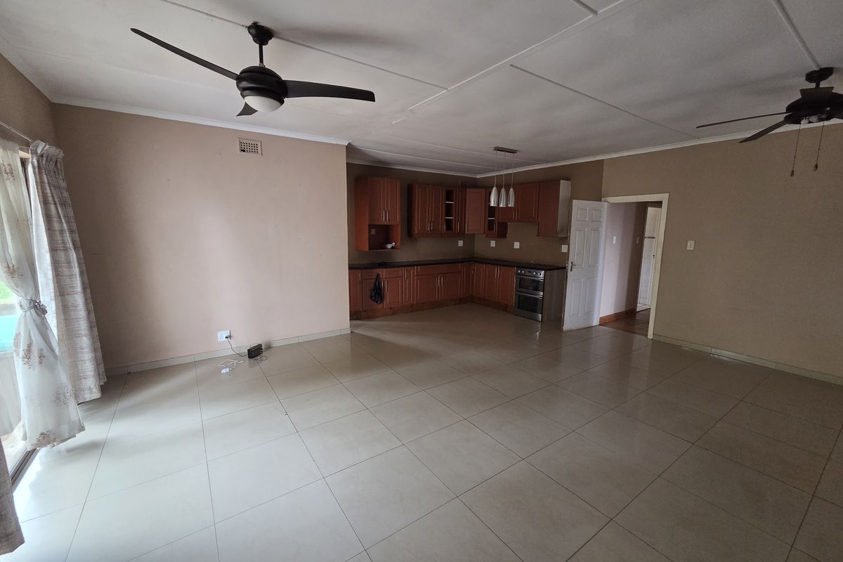 Spacious Family Home With Business Potential - Photo 5