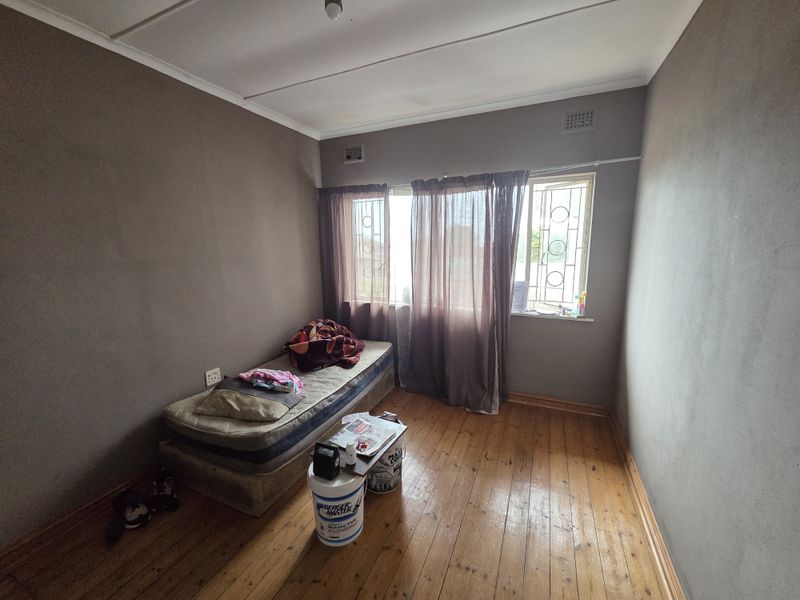 Spacious Family Home With Business Potential - Photo 10