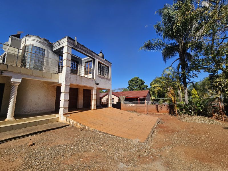 Double story Bedroom  house for sale in Louis Trichardt y - Photo 2