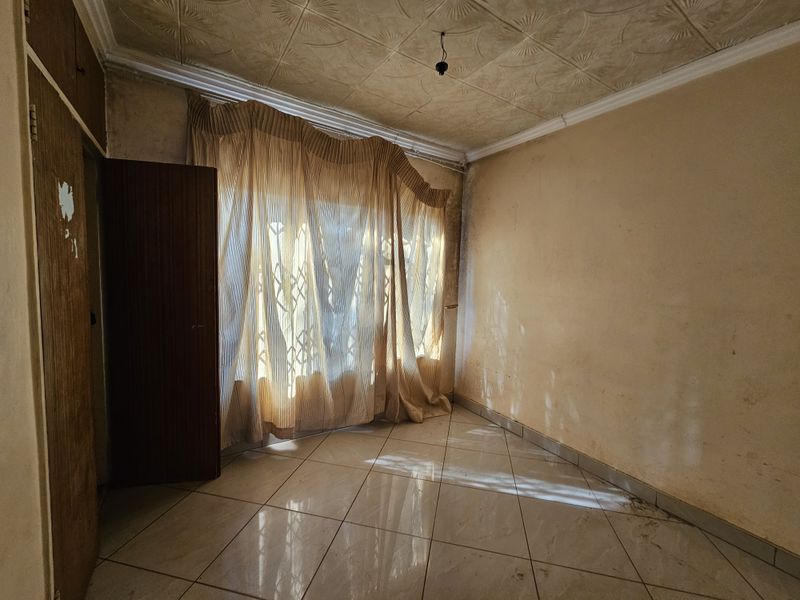 Double story Bedroom  house for sale in Louis Trichardt y - Photo 7