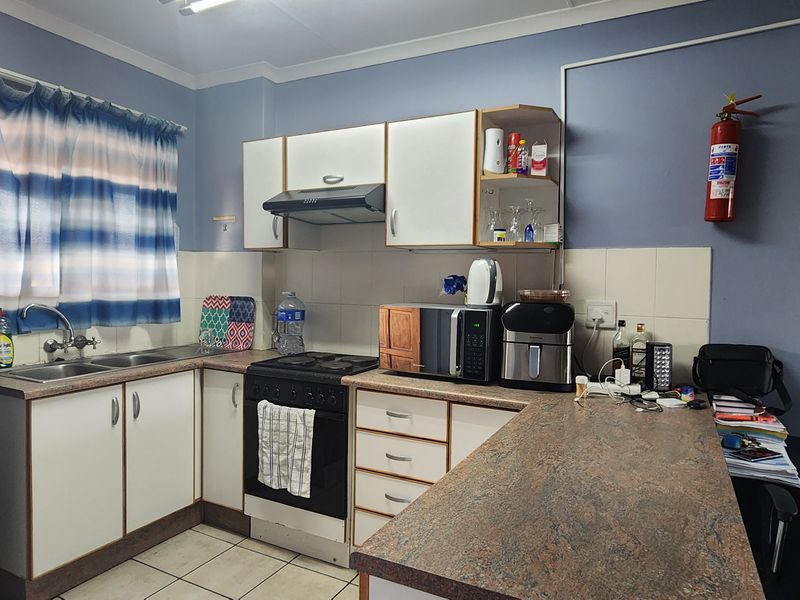 Two bedroom unit - Photo 5