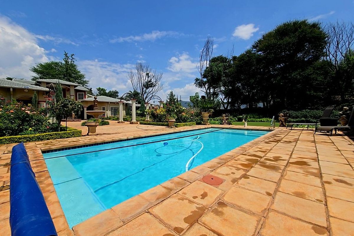 Once-in-a-Lifetime - Gorgeous Plot in a Prestigious Secure Estate only 4km from Zambezi Junction. - Photo 2
