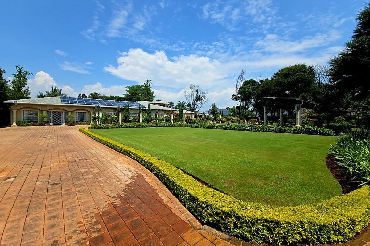 Once-in-a-Lifetime - Gorgeous Plot in a Prestigious Secure Estate only 4km from Zambezi Junction. - Photo 4