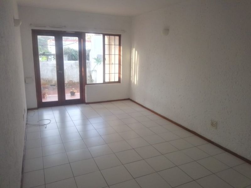 Perfect 1 Bedroom Apartment for Sale in Observatory - Photo 5