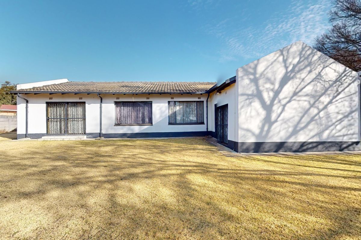 Income-Generating Freehold Investment Opportunity in Mackenzie Park - Photo 2