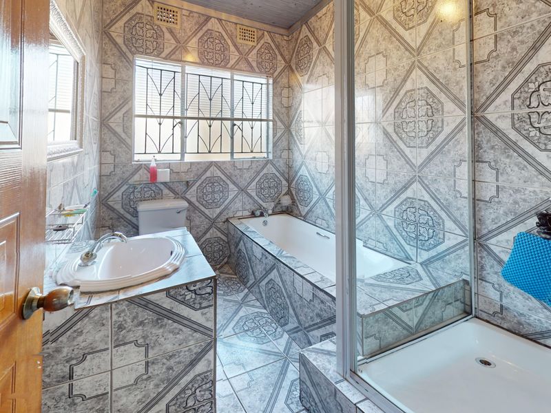 Income-Generating Freehold Investment Opportunity in Mackenzie Park - Photo 7