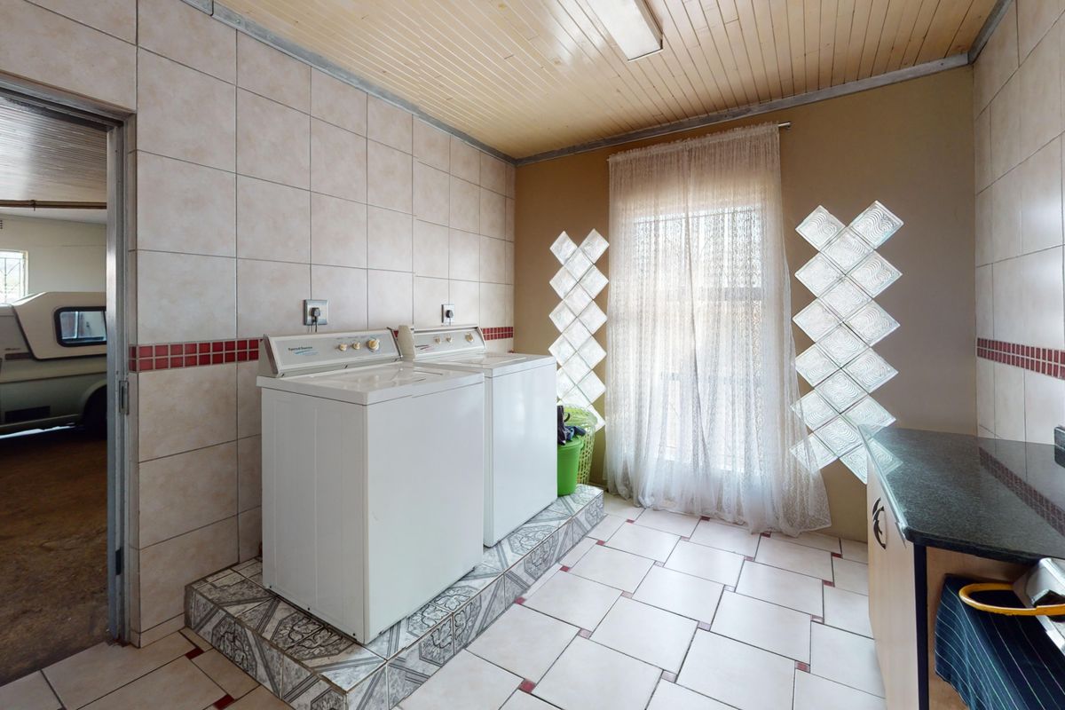 Income-Generating Freehold Investment Opportunity in Mackenzie Park - Photo 5