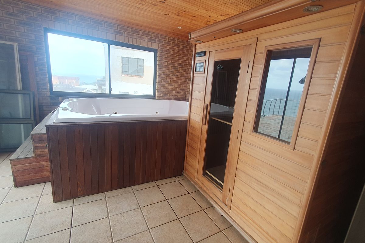 An Exquisite Oceanview Residence - Photo 5