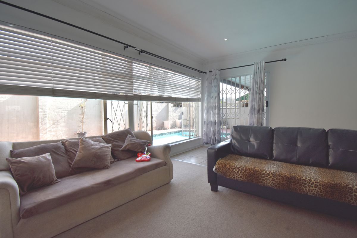 Duplex in quiet area and Smallish Complex in Wembley area - Photo 2