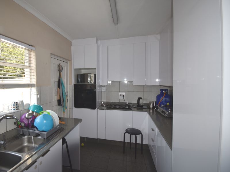 Duplex in quiet area and Smallish Complex in Wembley area - Photo 5