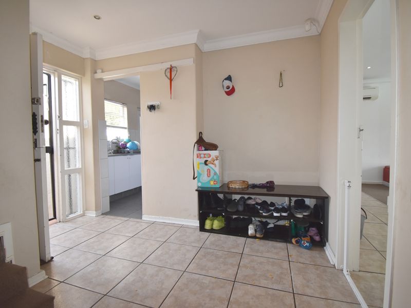 Duplex in quiet area and Smallish Complex in Wembley area - Photo 9