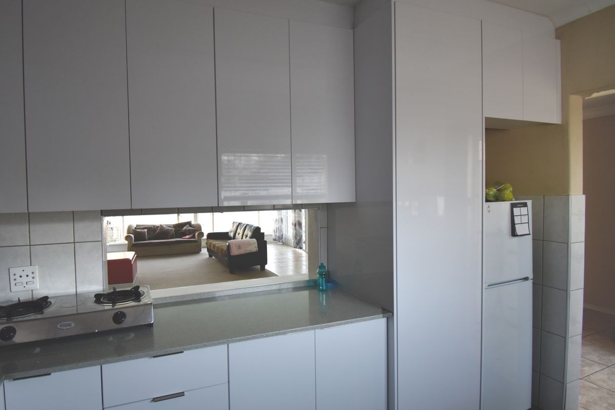 Duplex in quiet area and Smallish Complex in Wembley area - Photo 4